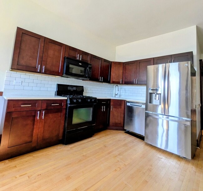 Foto del edificio - 2637 N Central Park Ave