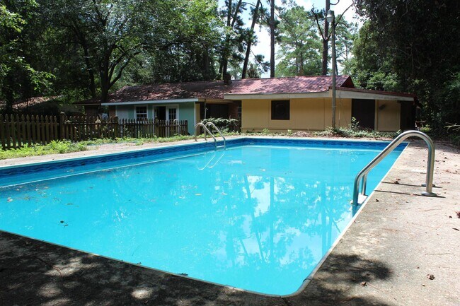 Foto del edificio - 1902 Sunset Ln