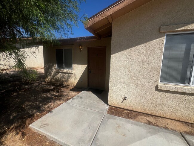 Foto del edificio - 6320 Mesquite Ave