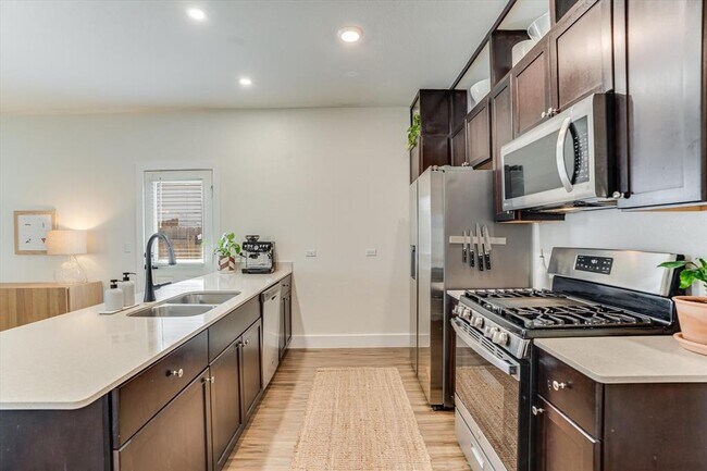 Building Photo - 7116 Tonka Ln