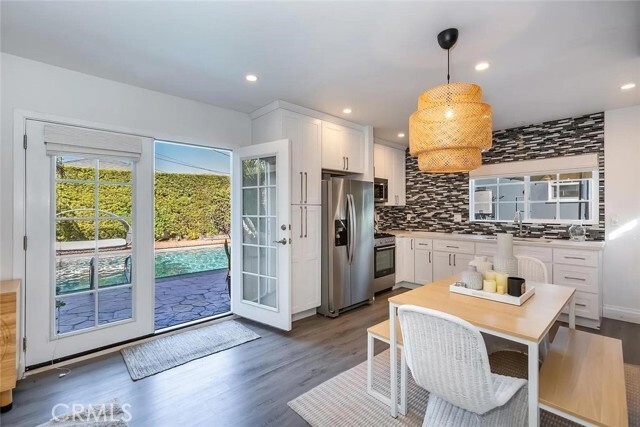 Building Photo - 7401 El Manor Ave