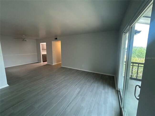 Foto del edificio - 6519 W Newberry Rd