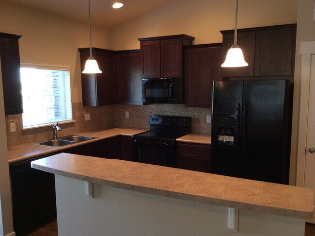 Building Photo - 3838 Steelhead St