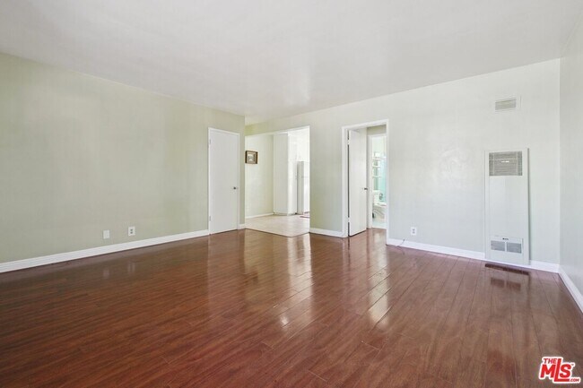 Foto del edificio - 1317 Wilcox Ave