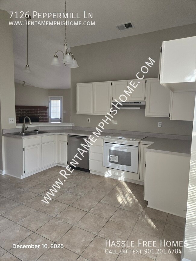 Foto del edificio - 7126 Peppermill Ln