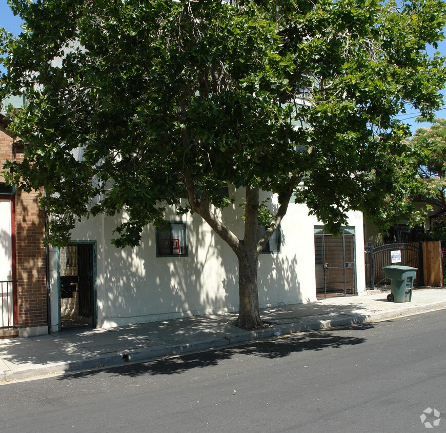 Building Photo - 950 East St