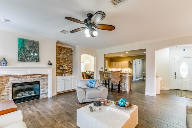 Building Photo - 3715 Slocom Dr