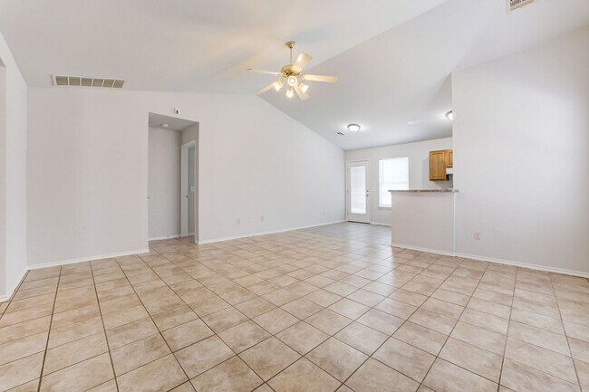Foto del edificio - Cute 3BD/2BTH Duplex in Central East Norman!