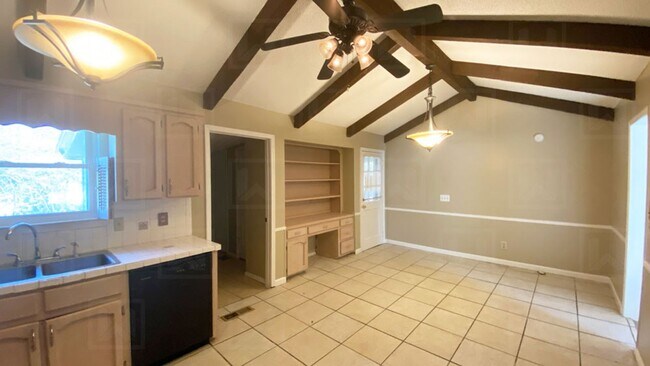 Foto del edificio - Excellent 4 Bedroom Home in Pleasant Grove