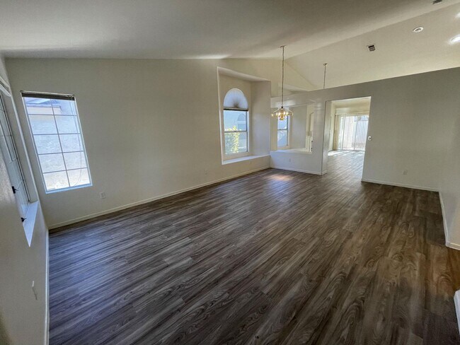 Foto del edificio - 9841 Double Rock Dr