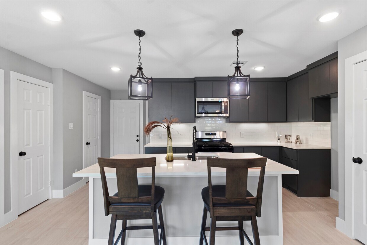 Foto principal - 9946 Lanewell St