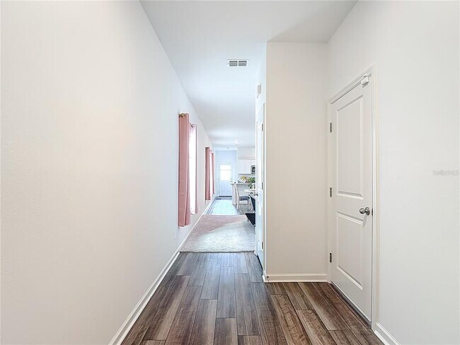 Building Photo - 38345 Honey Suckle Dr