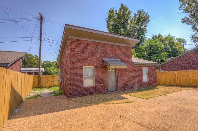 Foto del edificio - 1807 Jackson Ave