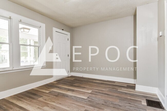 Building Photo - 1423 Dellabrook Rd