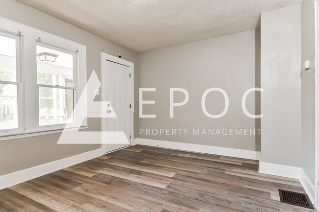 Foto del edificio - 1423 Dellabrook Rd