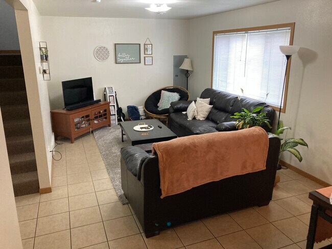 Foto del edificio - 1528 Starview Dr