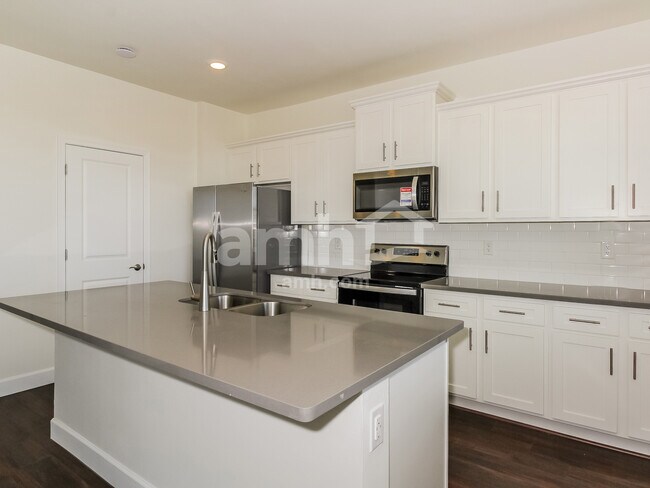 Building Photo - 7480 S Via Bombachas