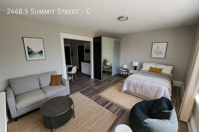 Foto del edificio - 2468.5 Summit St