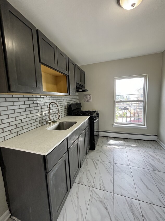 Foto principal - 111 Lincoln Ave