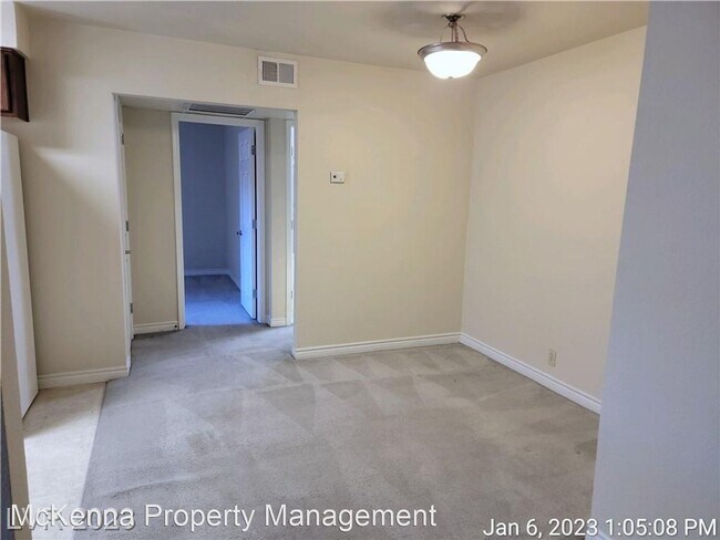 Foto del edificio - 1 br, 1 bath House - 4918 River Glen Dr #114