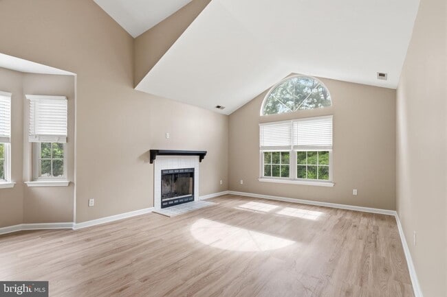 Building Photo - 2104 Brookhaven Dr