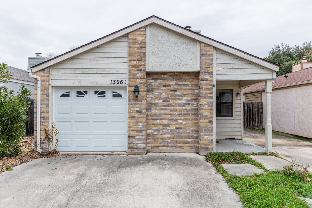 Primary Photo - 13061 Brook Garden Ln