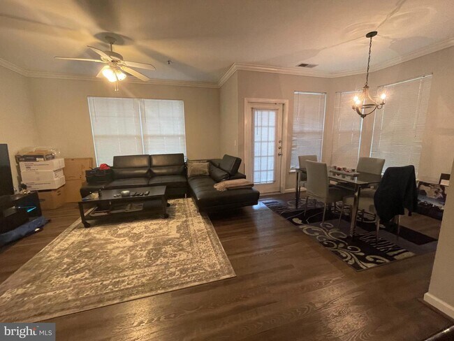 Building Photo - 12112 Garden Grove Cir