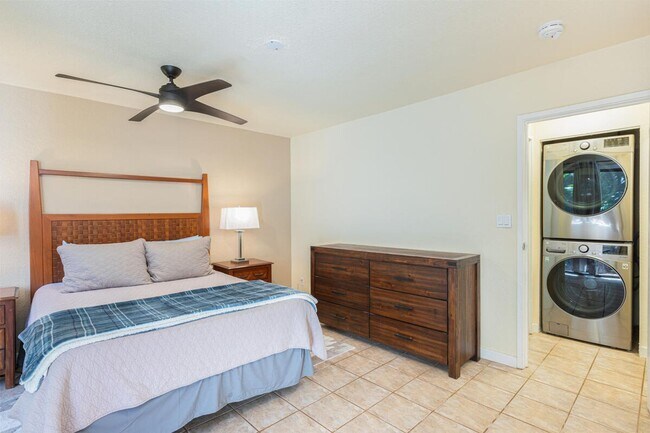 Foto del edificio - Furnished 2 bedroom, 2 bath, with AC and p...