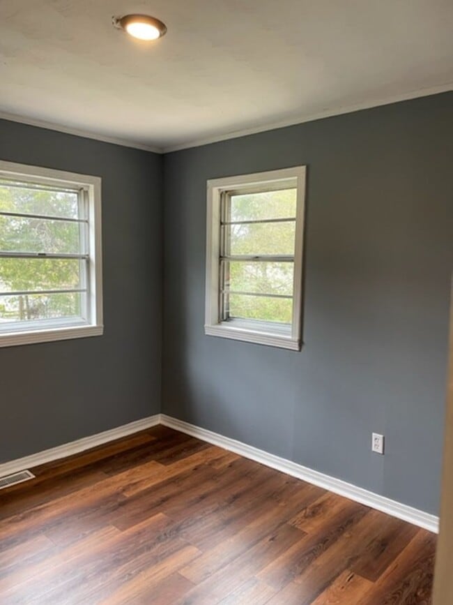 Building Photo - Renovated 2 Bedroom 1 Bath Home for Rent!