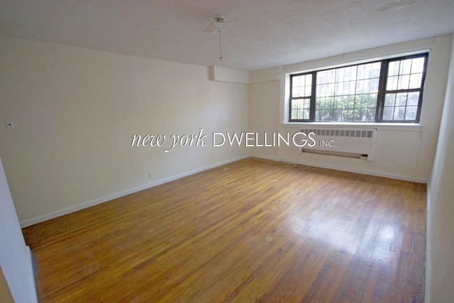 Building Photo - 911 8th Avenue
