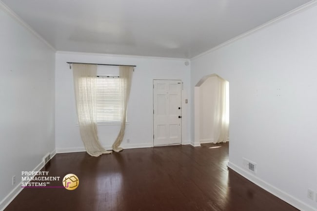 Building Photo - 4 Bedroom Home in Salt Lake City!
