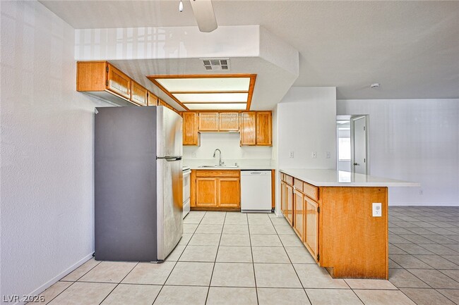 Building Photo - 8410 Eldora Ave