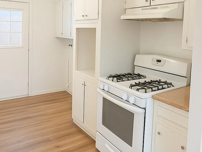 Foto del edificio - 2 Bedroom Bakersfield Beauty!