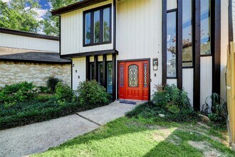 Building Photo - 20019 Legend Oak Dr