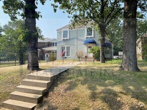 Building Photo - 137 Crestview Dr