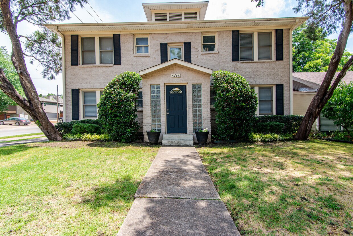 Primary Photo - 5746 Vickery Blvd