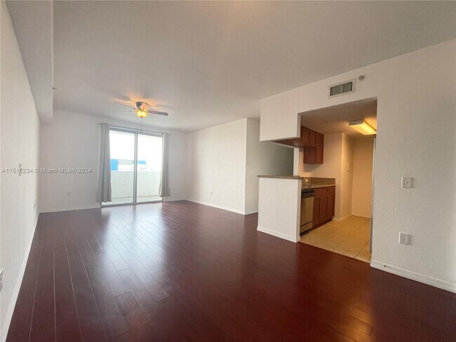 Foto del edificio - 36 NW 6th Ave