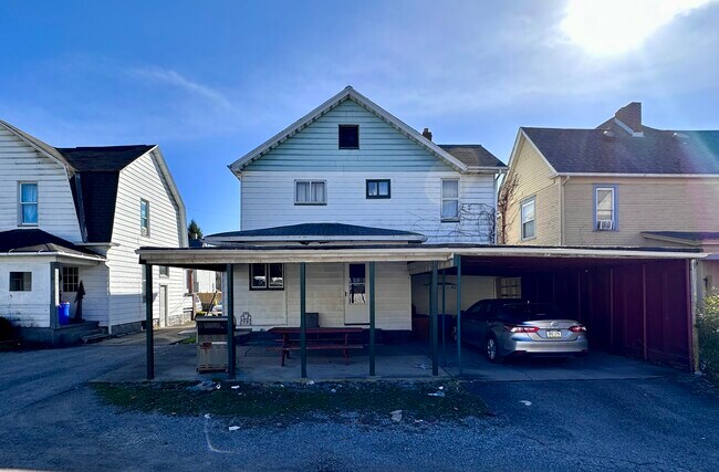 Foto del edificio - 411 Bartram Ave