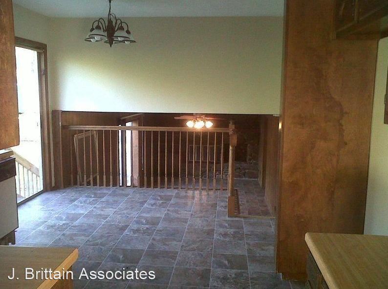 Building Photo - 4 br, 2.5 bath House - 239 Hubbard Circle