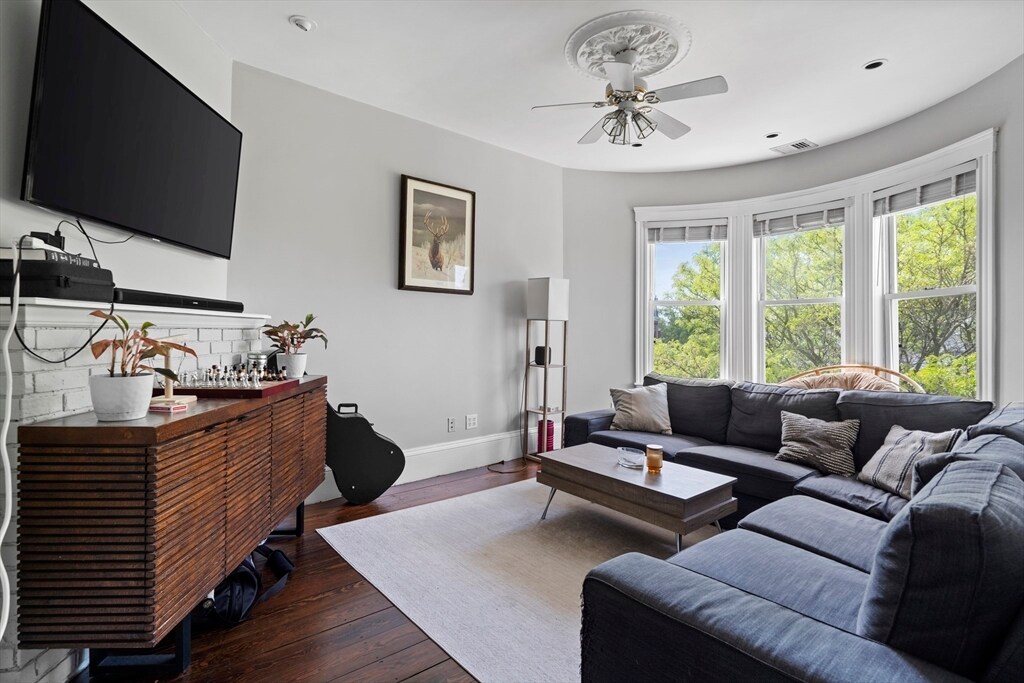 Foto principal - 194 Emerson St