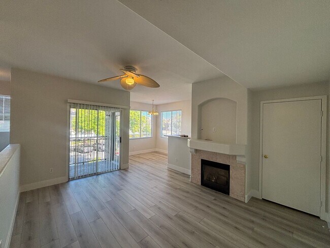 Foto del edificio - *CUTE 2 MASTER BEDROOM CONDO IN GATED COMMUNITY!!*