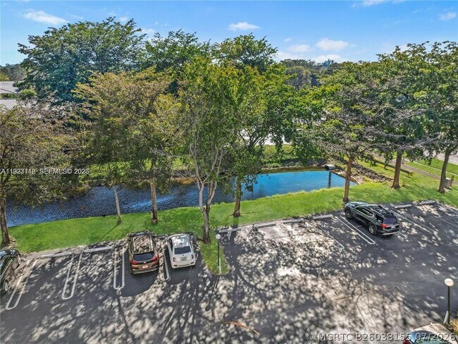 Foto del edificio - 2701 Riverside Dr