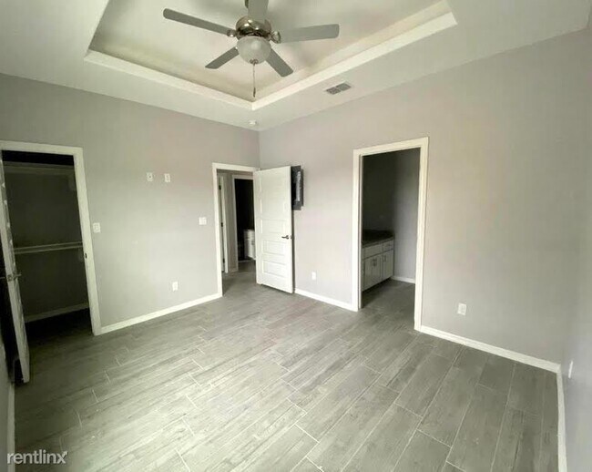 Building Photo - 3 br, 2 bath Apartment - 1809 Canyon Dr