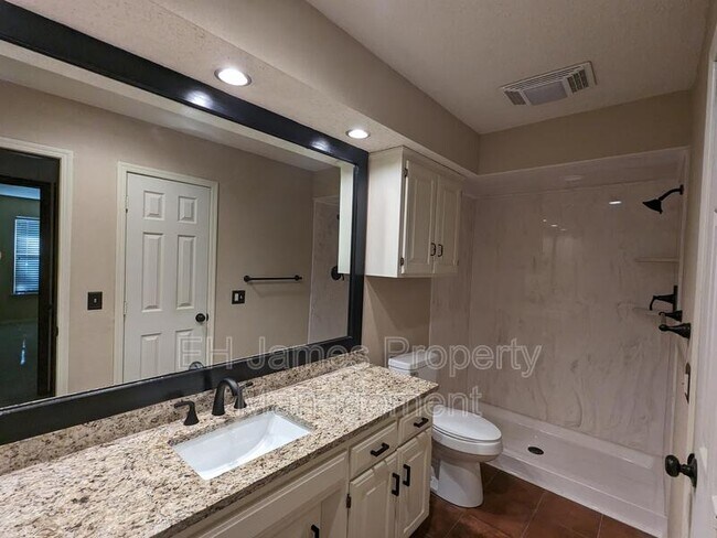 Foto del edificio - 2630 W Washington Pl