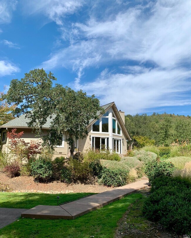 Foto del edificio - 6161 Dry Creek Rd