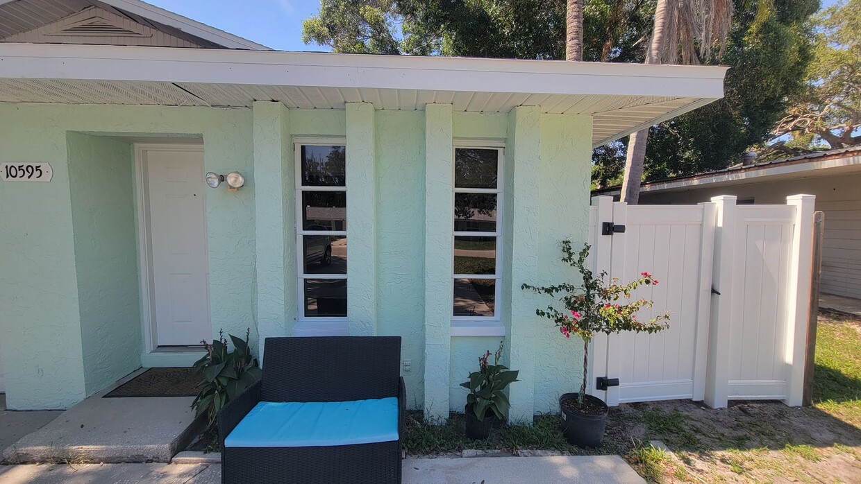 1 Bedroom, 1 Bathroom in Seminole - 1 Bedroom, 1 Bathroom in Seminole
