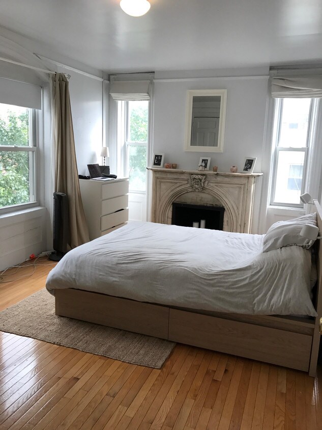 Primary Photo - 348 W 23rd St