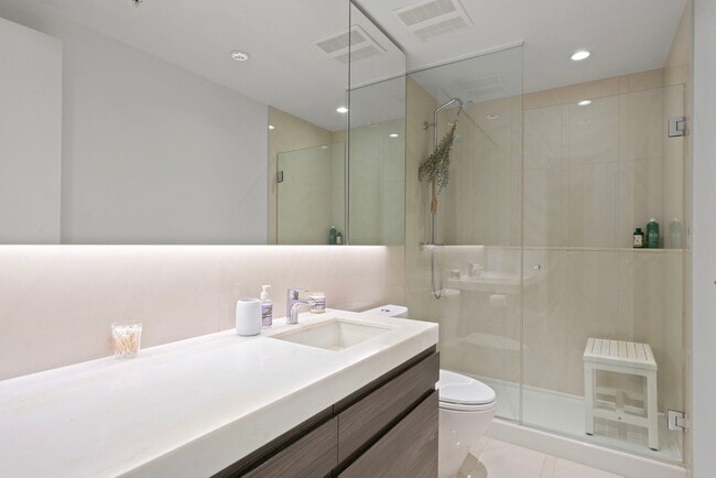 Photo du bâtiment - 310-612 12 Ave SW