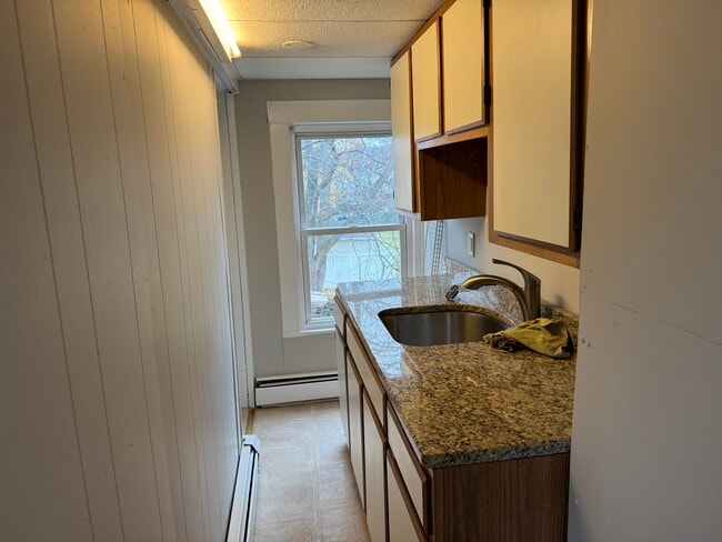 Building Photo - 70 Pleasant St