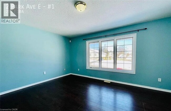 Building Photo - 2 Park Ave